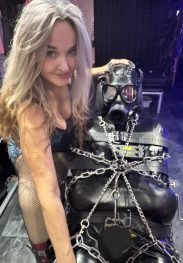 Maitresse Eva