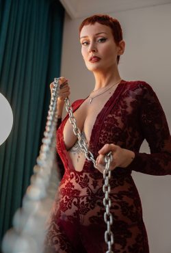Mistress Furia Fuego